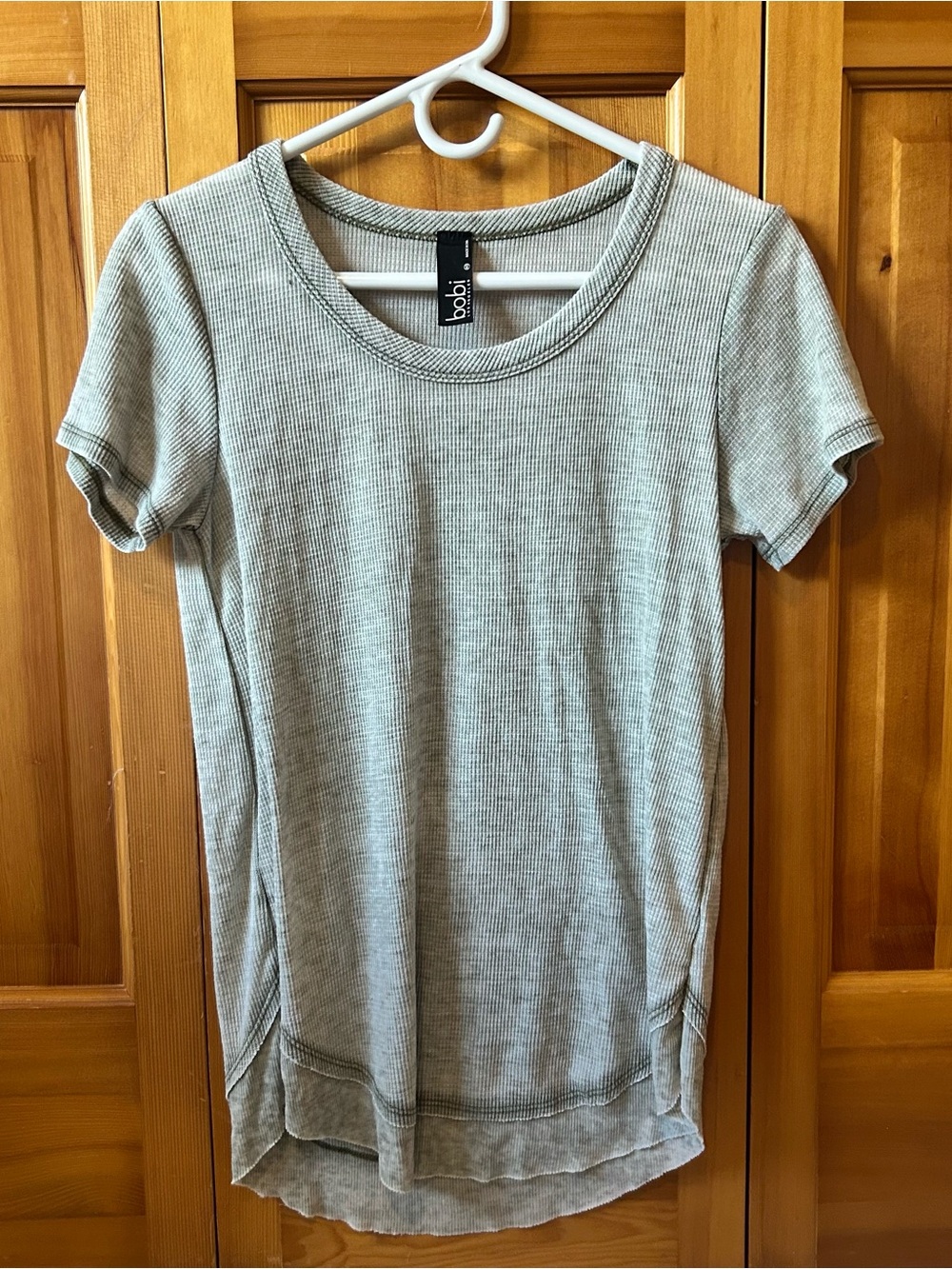 bobi Short Sleeve Ribbed Tee in Light Gray